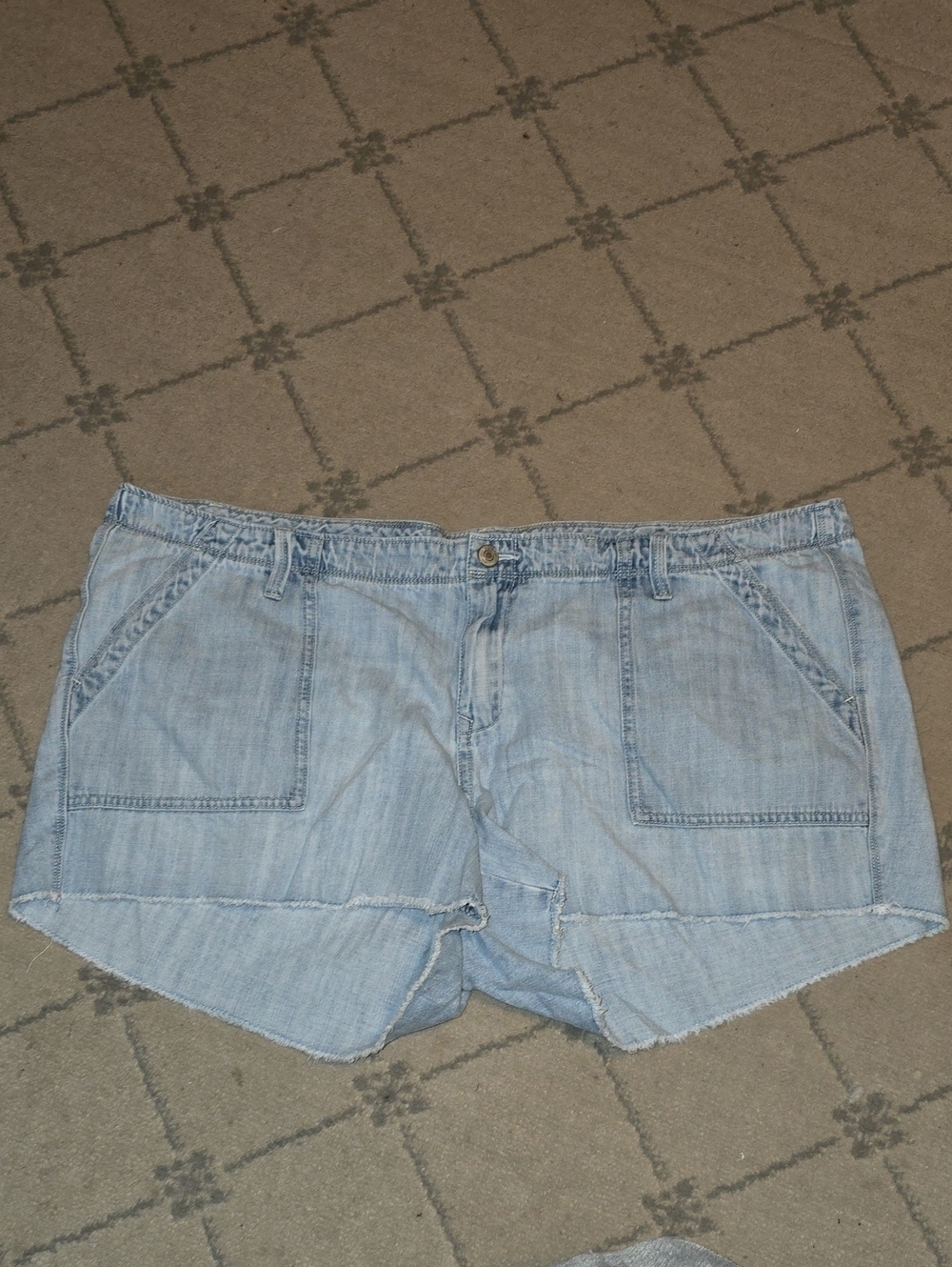 Old Navy Size 20 The Diva Light Wash Denim Casual Jean Shorts